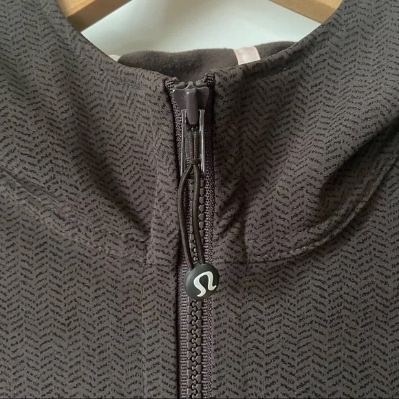 Lululemon Apres Brown & Pink Yoga Rain Jacket, Sz 6 - Picture 11 of 16